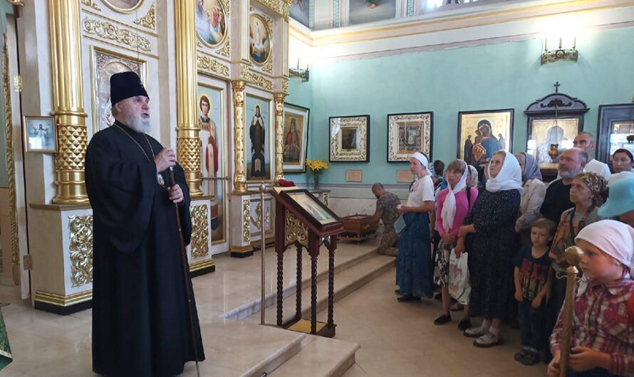 Начался традиционный крестный ход до Белой горы