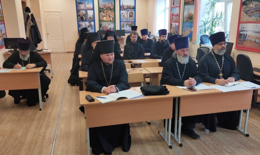 Открыли свою работу очередные курсы повышения квалификации священнослужителей Пермской епархии