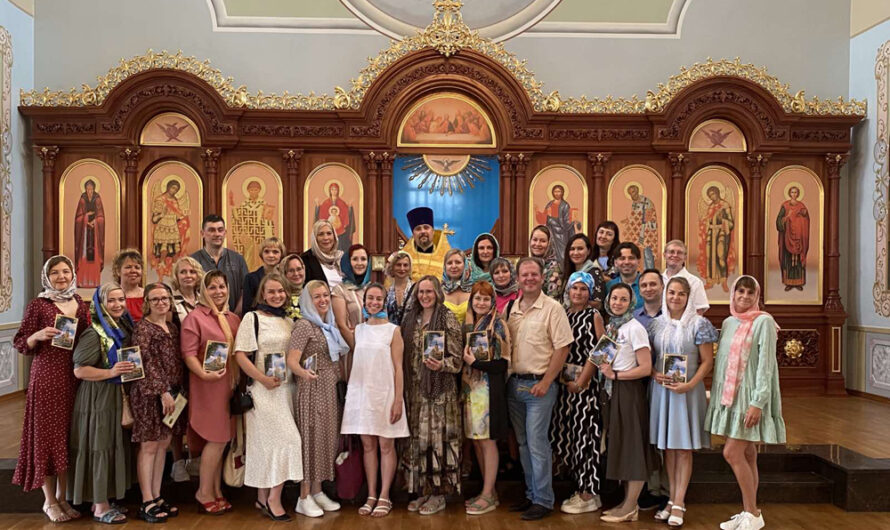 Рождество-Богородицкий храм посетили выпускники Пермской государственной фармацевтической академии