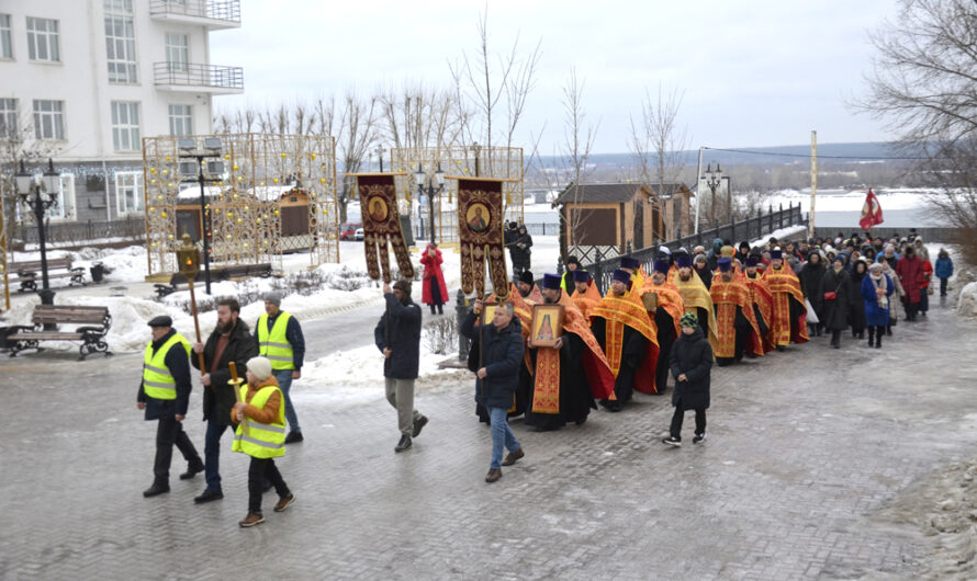 Крестный ход в день памяти священномученика Феофана, епископа Соликамского
