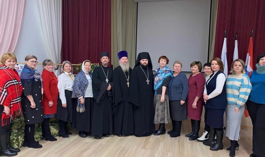 В Октябрьском прошел круглый стол, посвященной духовно-нравственному воспитанию в школах