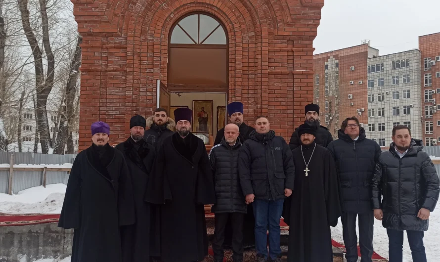В День российского студенчества совершен молебен у здания университетского храма-часовни