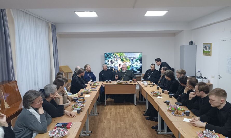 Состоялась встреча студентов Пермской духовной семинарии со священнослужителями, участвующими в командировках на Донбасс