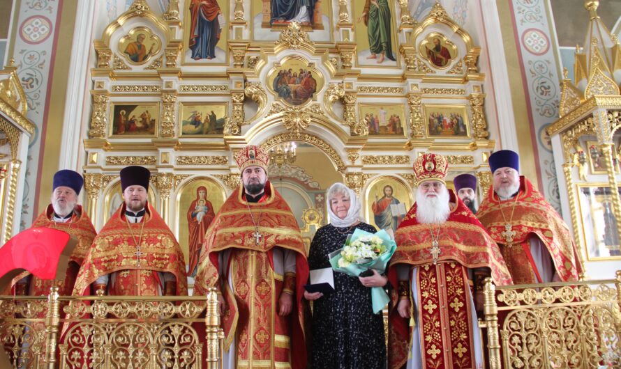 Божественная литургия в день Антипасхи с участием воспитанников церковно-приходских школ