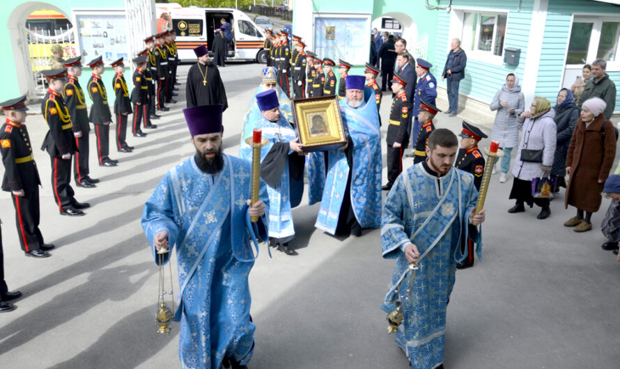 В Пермь принесена икона Божией Матери «Казанская»