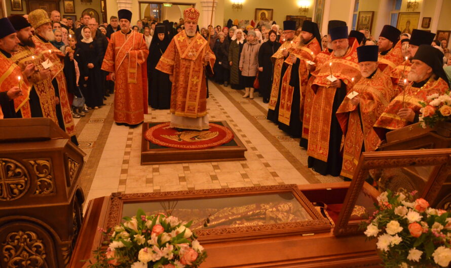 Принесение и прославление святых мощей священномученика иерея Петра (Вяткина)