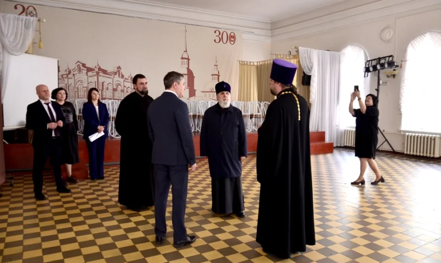 Глава региона посетил Пермскую православную классическую гимназию