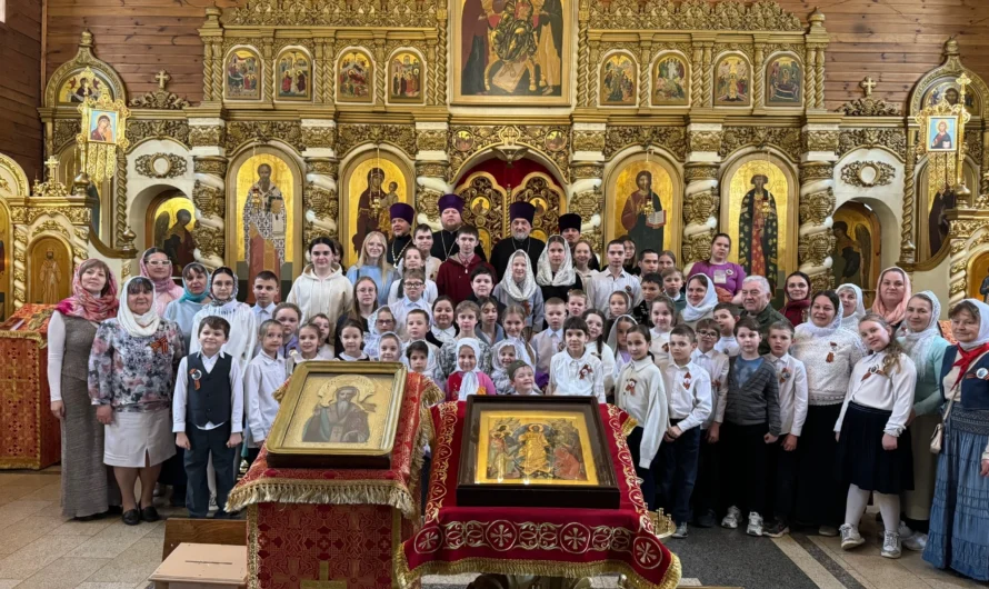 В Закамском благочинии состоялась «детская» Божественная литургия и крестный ход