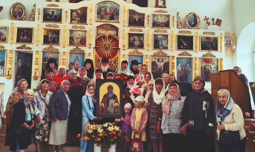 Праздничное богослужение в Колпашниках