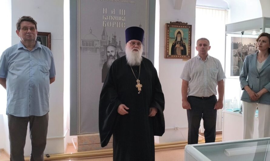 В Кунгуре открылась выставка, посвященная 100-летию со дня рождения протоиерея Бориса Бартова