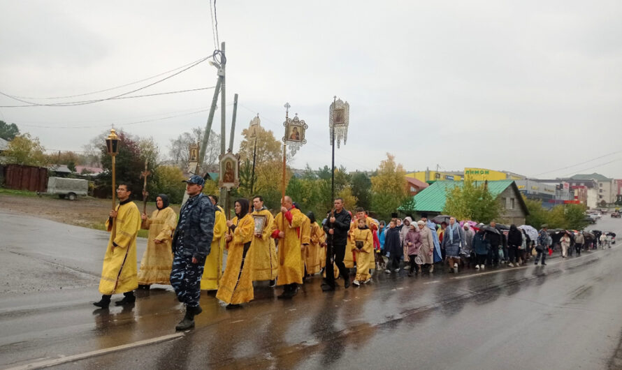 В Лысьве прошел общегородской крестный ход