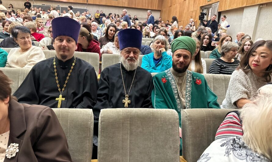 Представители Пермской семинарии посетили музыкальный спектакль «Победа в единстве»