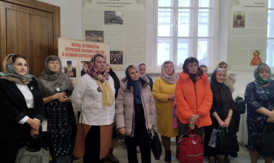 В храме в честь Рождества Пресвятой Богородицы состоялась экскурсия для педагогов
