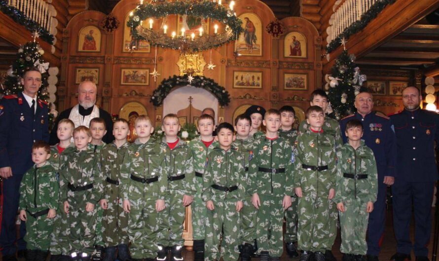 В храме во имя святых Царственных Страстотерпцев состоялась присяга юных казачат