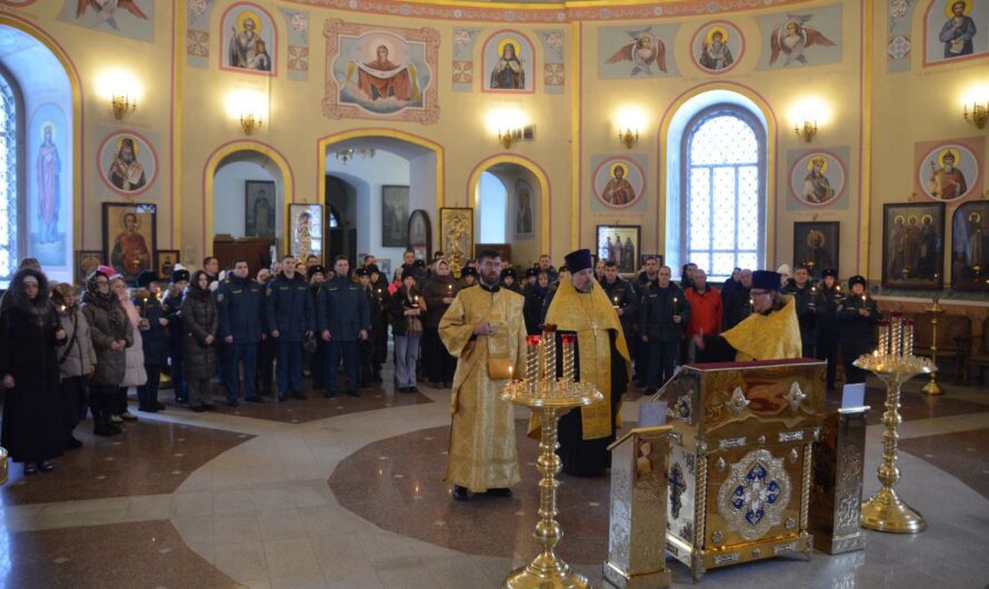 Молебен в день памяти святителя Никиты, затворника Печерского, епископа Новгородского