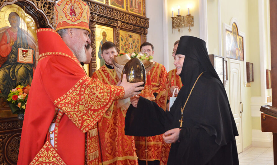 Архиерейское богослужение во вторник Светлой седмицы
