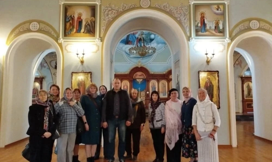 Предстаители Дягилевской гимназии посетили храм в честь Рождества Пресвятой Богородицы