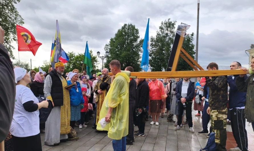 Крестный ход с чтимой иконой святителя Николая Чудотворца из села Кыласово