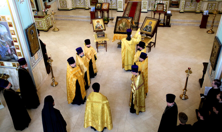 Молебен перед святынями выставки-форума «Русь Православная»