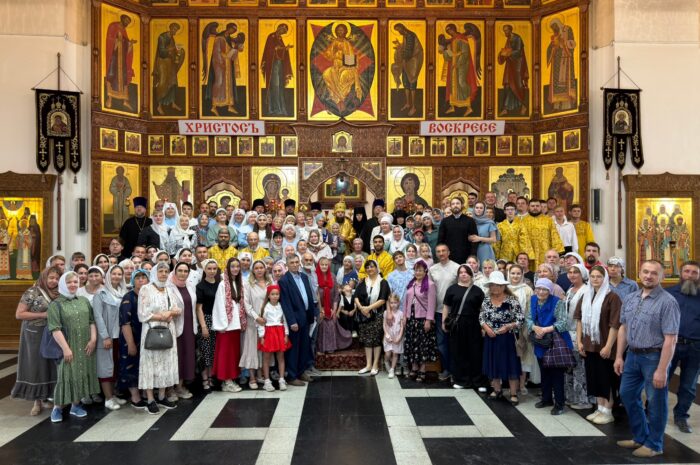 Епископ Игнатий совершил Божественную литургию в Крестовоздвиженском кафедральном соборе города Лесосибирска