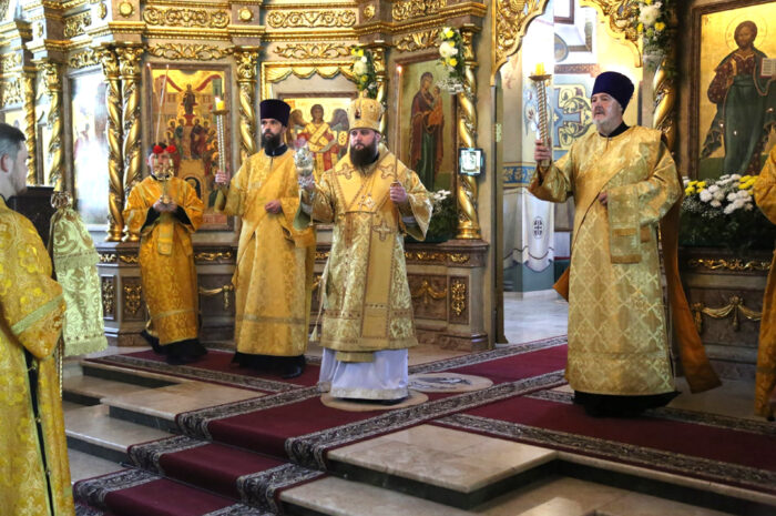 Епископ Пермский и Кунгурский Игнатий совершил Всенощное бдение в Свято-Троицком кафедральном соборе