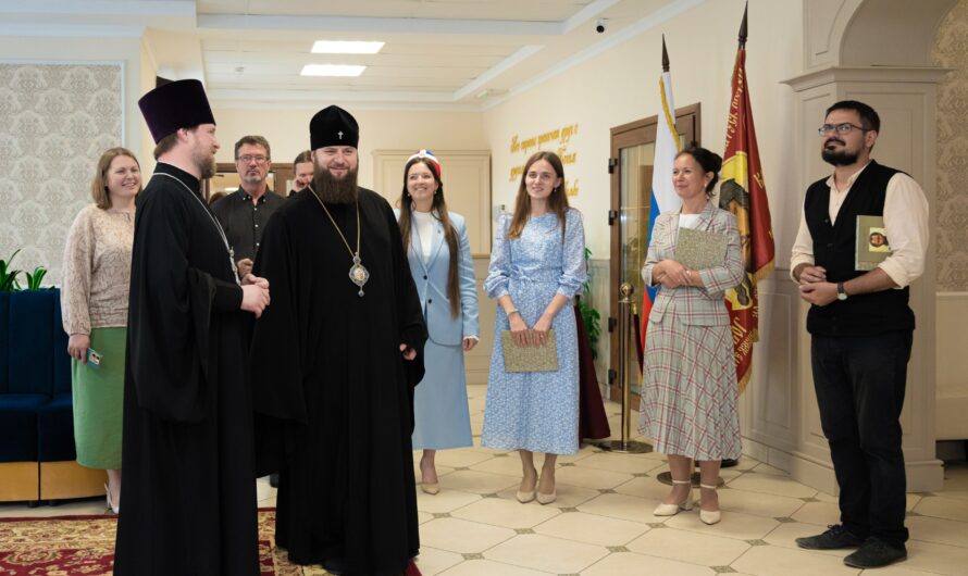 Митрополит Игнатий посетил Андреевский храм и Русскую классическую школу «Андреевская»