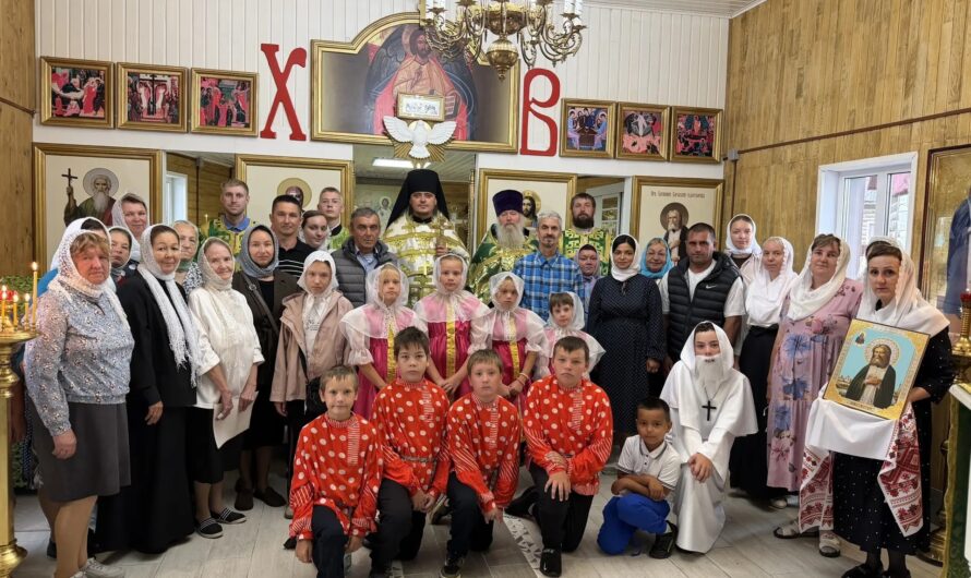 Престольный праздник в поселке Щучье Озеро