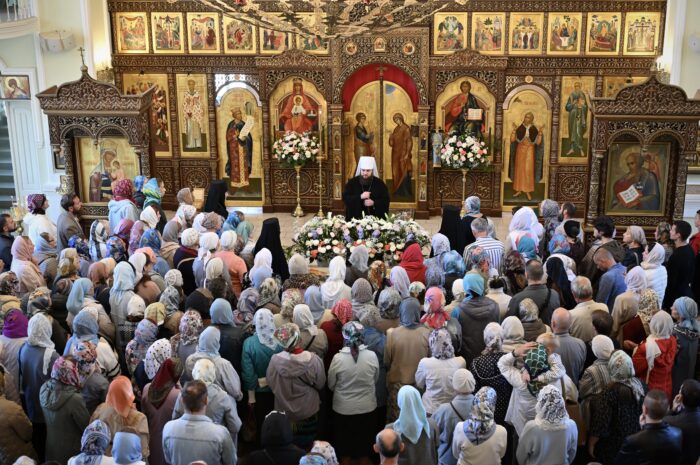 Накануне праздника Успения Пресвятой Богородицы Глава Пермской митрополии совершил Всенощное бдение в Успенском женском монастыре