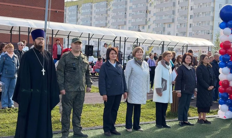 Священнослужители храмов Первого городского и Успенского благочиний посетили праздничные мероприятия в школах Перми и Пермского района