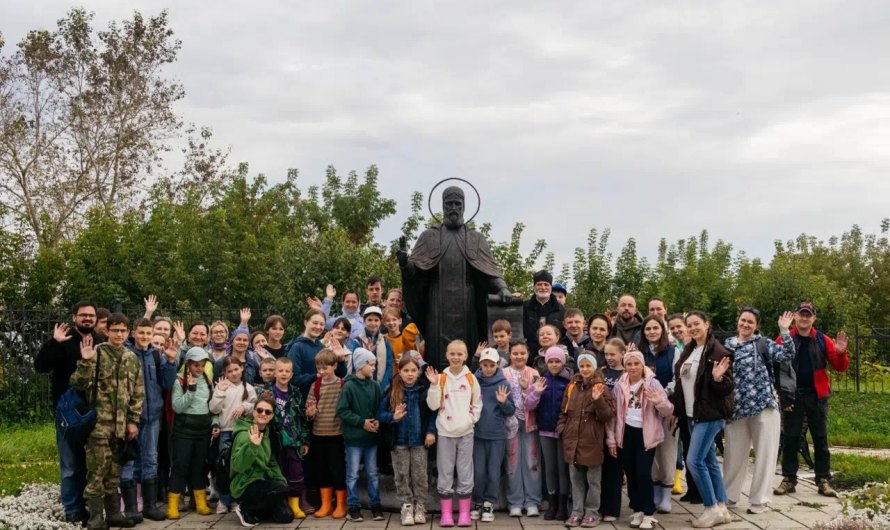 Традиционный крестный ход-поход с участием педагогов и учащихся Русской классической школы «Андреевская»