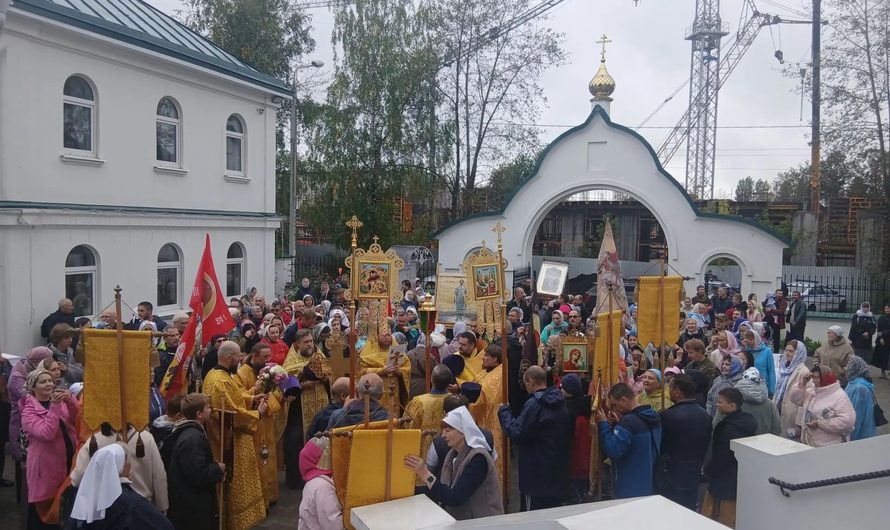 В Кировском районе города Перми прошел Александро-Невский крестный ход