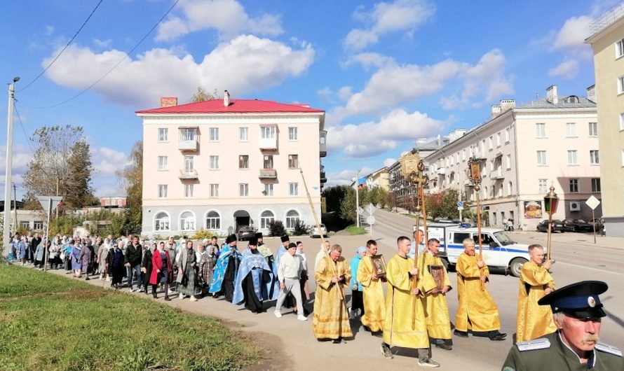 Общегородской крестный ход в Лысьве