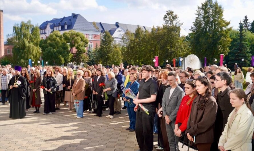 В Пермском университете почтили память жертв трагедии 20 сентября 2021 года