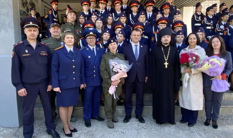 Благочинный Осинского округа поздравил учащихся школы № 3 города Осы с Днем знаний
