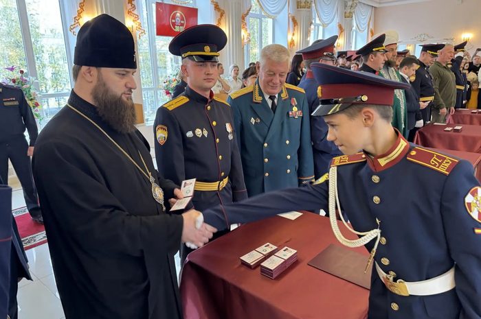 Митрополит Игнатий посетил Пермское президентское кадетское училище