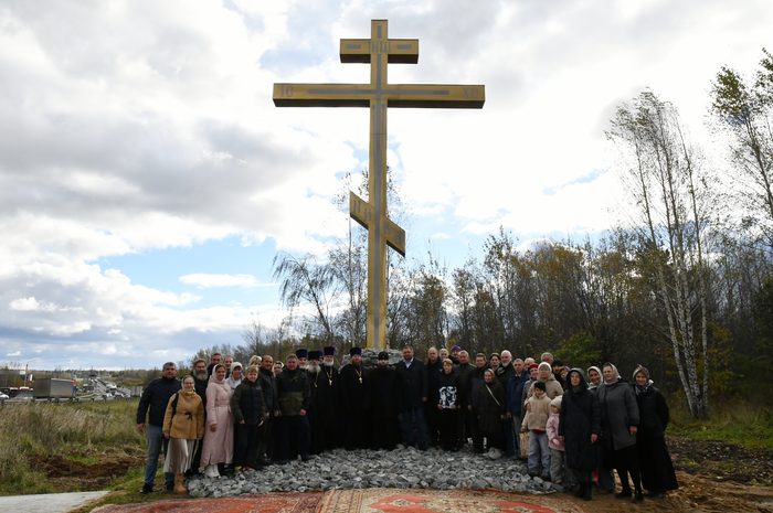 На въезде в Краснокамск установлен и освящен Поклонный крест