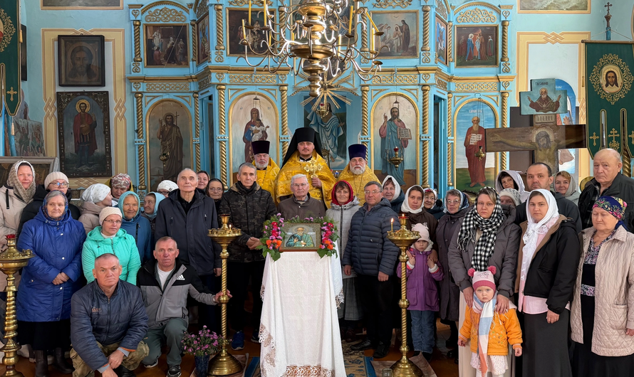 В Иоанно-Богословском храме села Верх-Буй молитвенно отметили престольный праздник