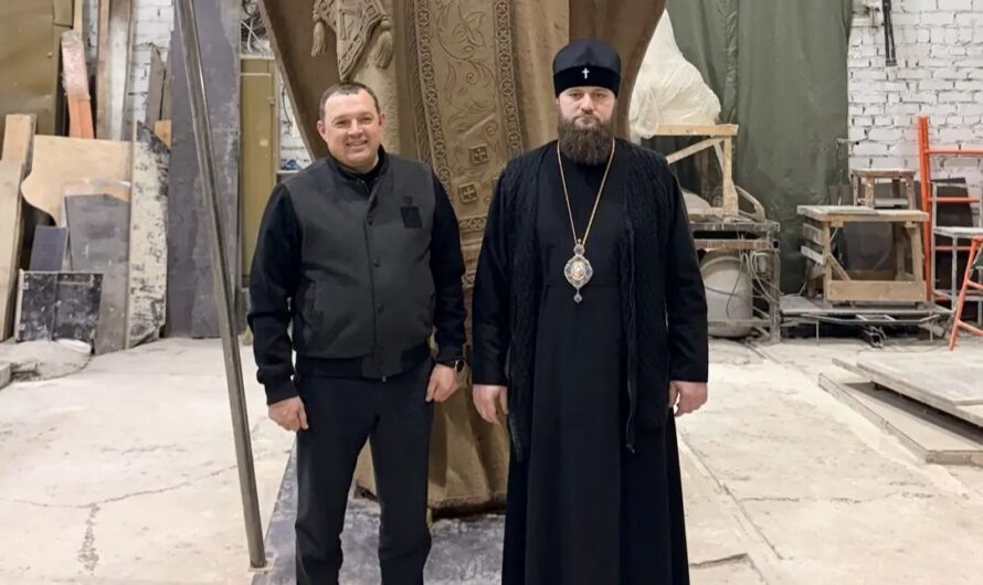 Митрополит Игнатий посетил мастерскую, где готовят будущий памятник святителю Стефану Великопермскому