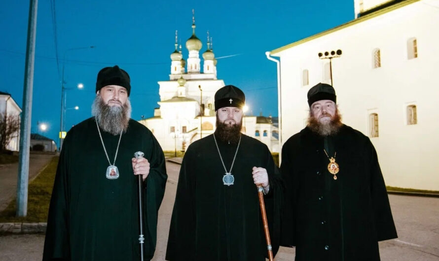 Митрополит Игнатий посетил Свято-Троицкий собор и Соборную площадь Соликамска